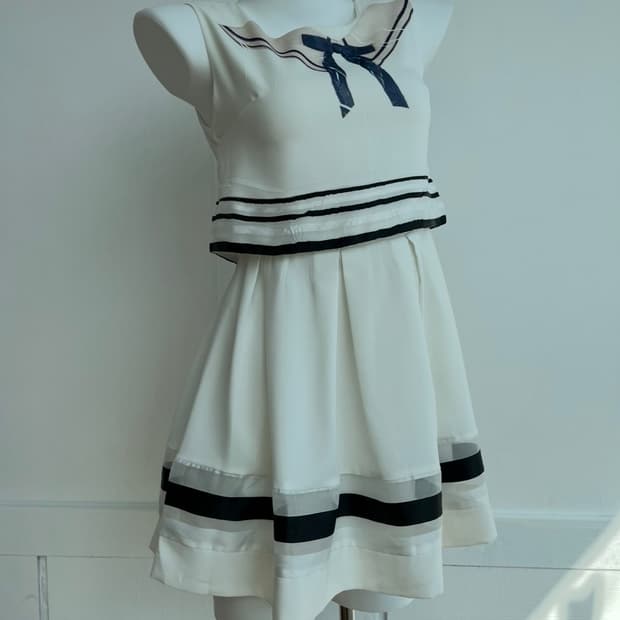 PARTYSU.E 세일러 리본 프린팅 원피스