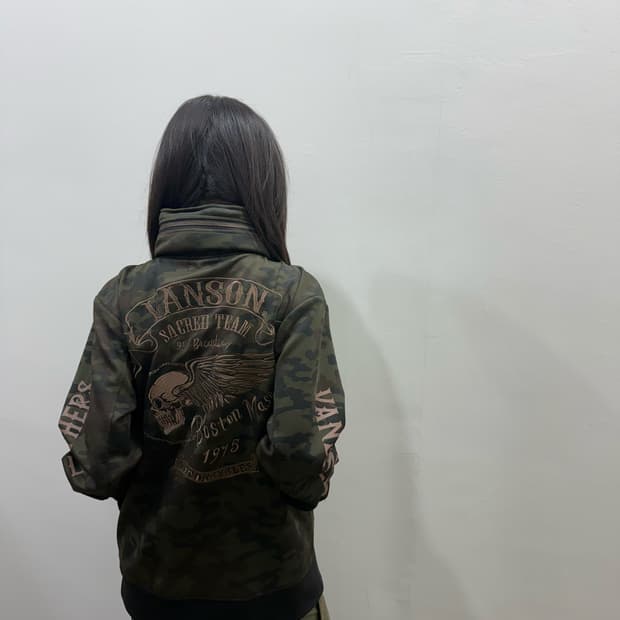 밴슨 바아커 무드 카모 패턴 오버핏 집업