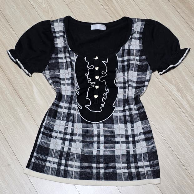 일본빈티지)공겜여주 블랙체크 너드모리걸st 퍼프 러플 하트 니트블라우스