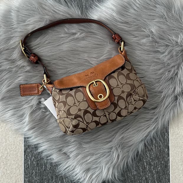 코치 자카드 버클 미니 호보백 