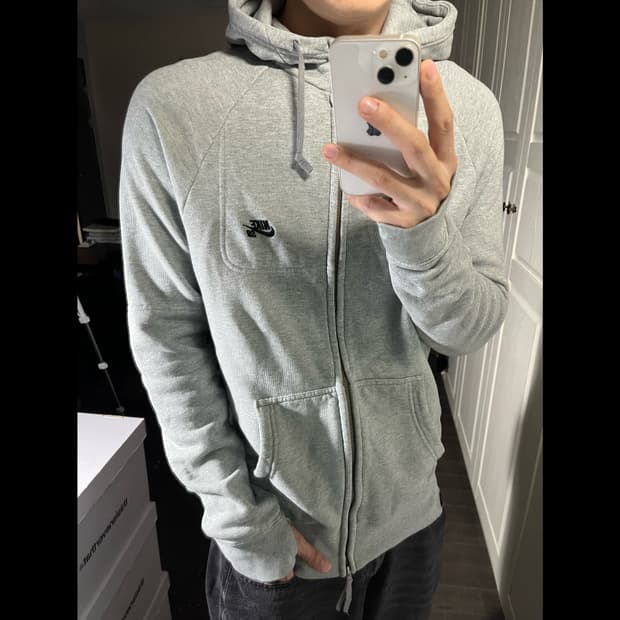 [L] NIKE SB 나이키 핑거홀 후드집업