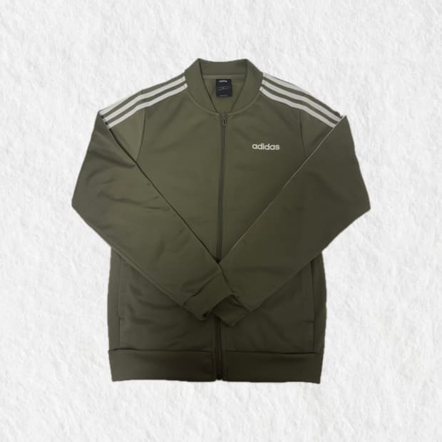 아디다스 카키 레터링 트랙탑 져지 M사이즈 셋업 판매합니다!