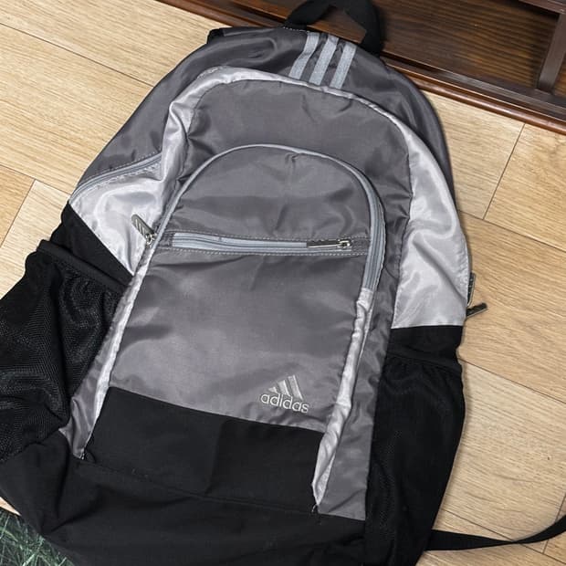 아디다스 올드스쿨 백팩 일본 빈티지 배낭 가방 프레피 콜맨 아웃도어
