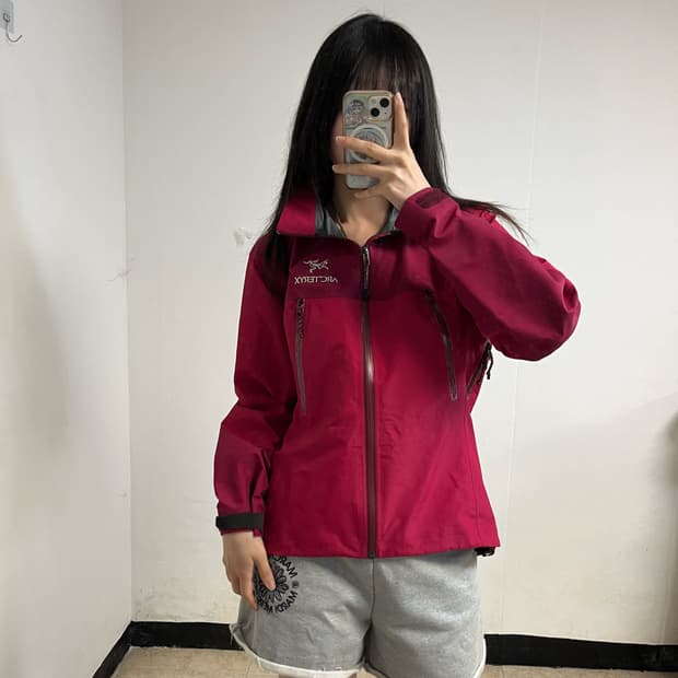 Arc’teryx Beta AR Hot Pink Jacket(지퍼 까짐)