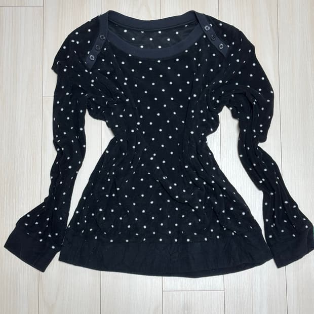 짱 귀여운 검정 도트 롱슬리브