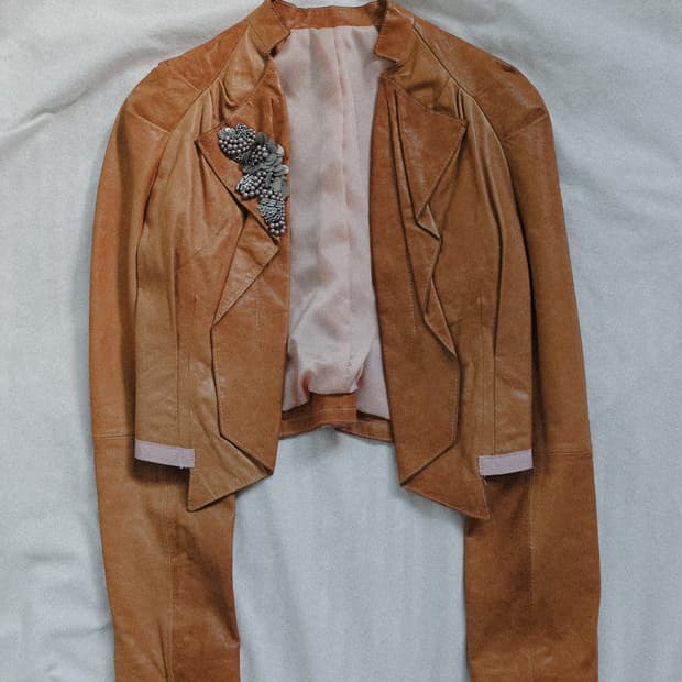 corsage camel leather jacket