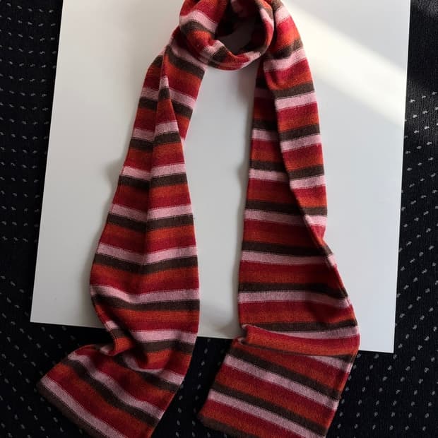 stripe patterned muffler