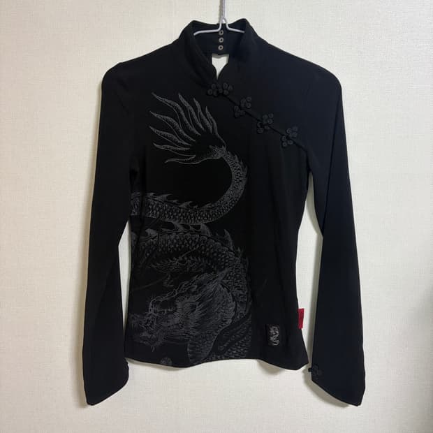 오즈온 히코조 치파오 탑