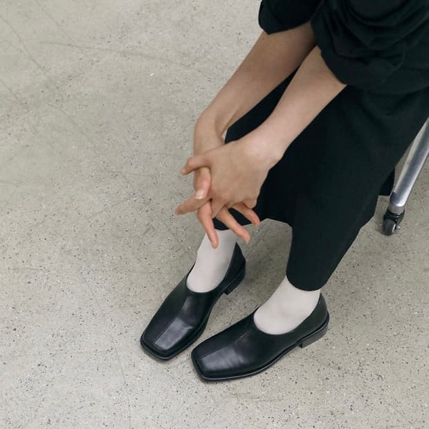 [새상품] 에퓨레 MARS Square Loafers 블랙