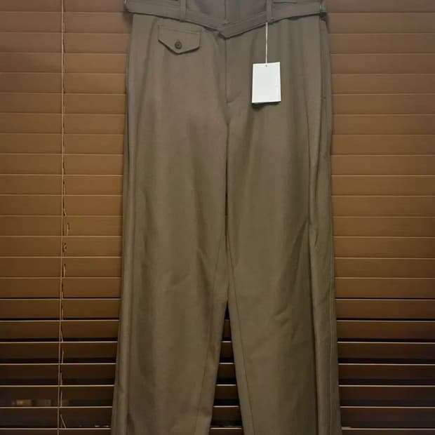 [새상품] 23FW 렉토 Recto 페이톤 버진 울 벨티드 팬츠 베이지