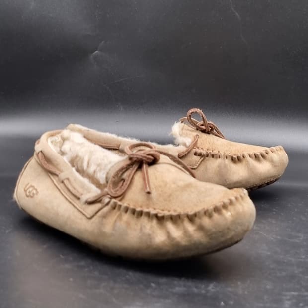 어그ugg 다코타 퓨터 여성모카신 240