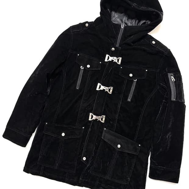 Naughty Style - 버클 벨벳 코트