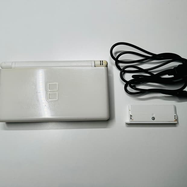 닌텐도 DS Lite DSL 화이트 일판 판매