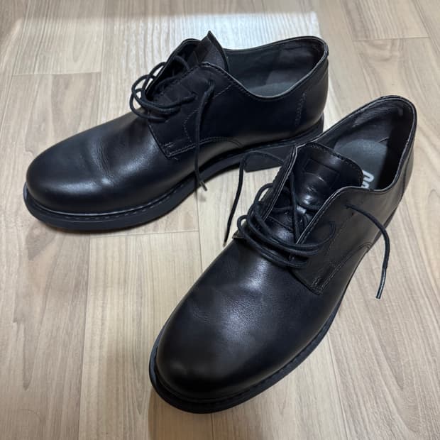 캠퍼 뉴먼 더비 270-275 42사이즈