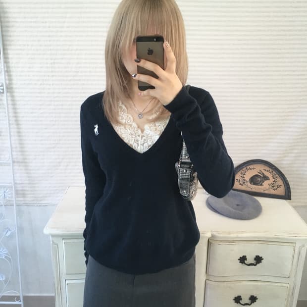 아베크롬비 네이비 브이넥 니트