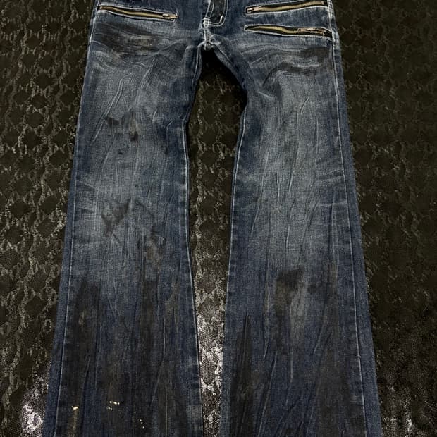 “Vintage” Y2K Dirty Washed Zipper Detail