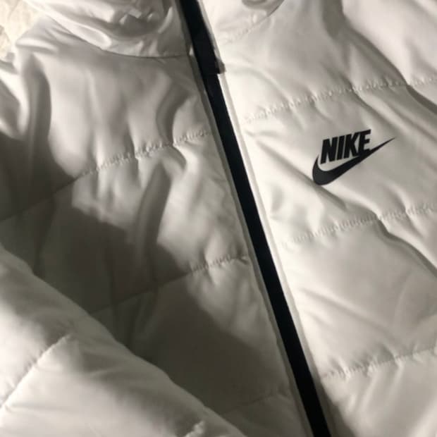 나이키 후드 경량패딩 판매