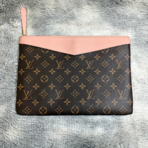 루이비통 모노그램 로즈 데일리 파우치