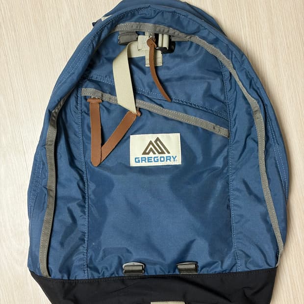 그레고리 x 디스이즈네버댓 데이팩 라이트 네이비