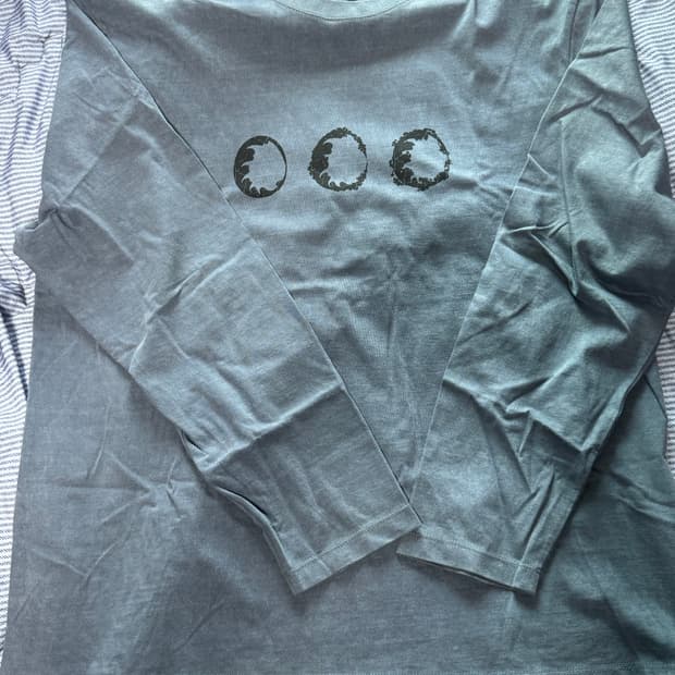 해칭움 에그 롱슬리브 