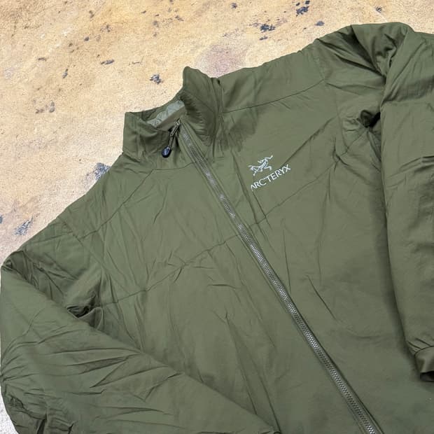 [정품/M] 아크테릭스 아톰 자켓 카키 b8
