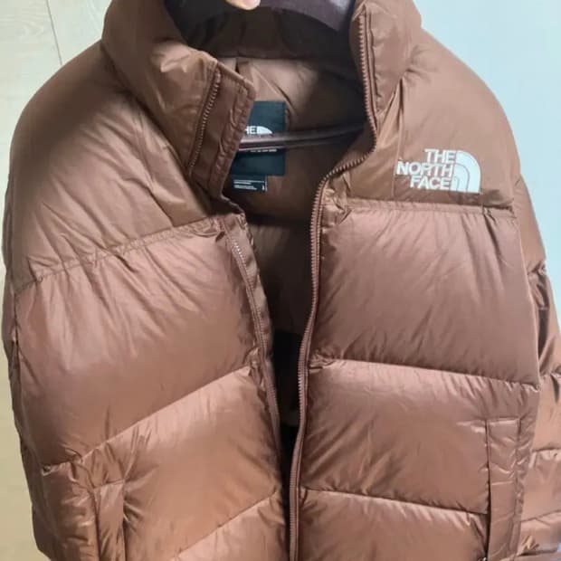 (새상품)  노스페이스 눕시 다크오크 해외판 L 사이즈 패딩 자켓