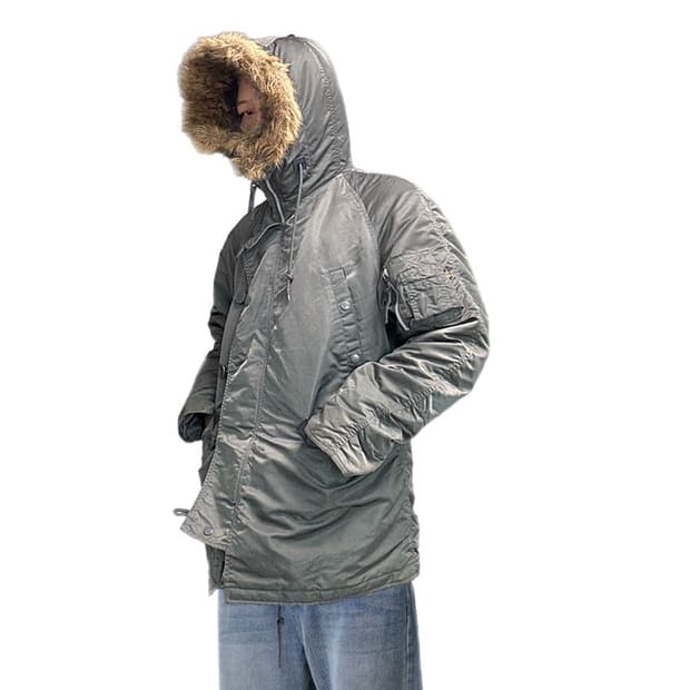 알파 인더스트리의 클래식 N-3B 파카