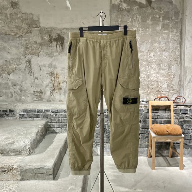 스톤 아일랜드 베이지 타입 re-t 코튼 카고 조거팬츠