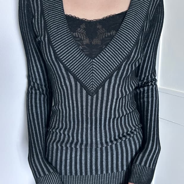 V-Neck Rib Knit Top / 빈티지 브이넥 골지 니트