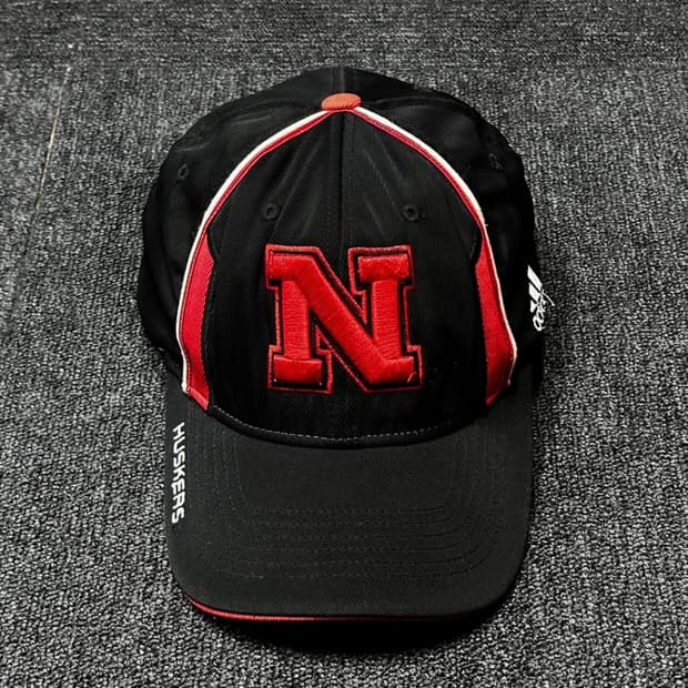 아디다스 x 네브레스카 코언허스 캡