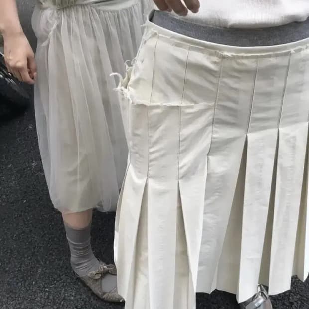 Eont's habitat unbalance pleats skirt