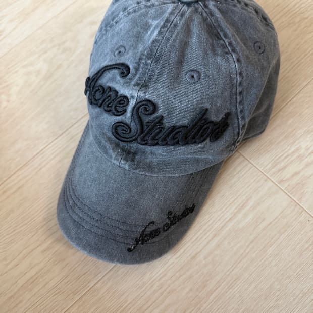 아크네스튜디오 모자