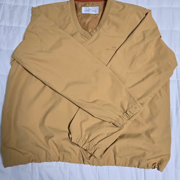 발렌시아가 웜업 맨투맨 100