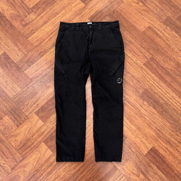 33 C.P Company 씨피컴퍼니 렌즈와펜 카고 팬츠