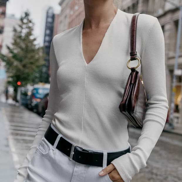 ZARA 자라 브이넥 리브드 티셔츠, 자라 브이넥 티셔츠