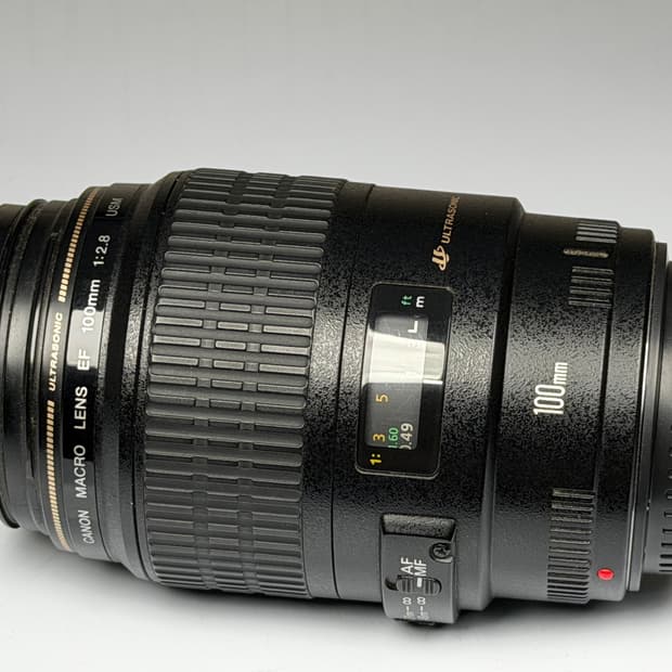캐논 EF 100mm F2.8 Macro USM 렌즈, 백마 렌즈