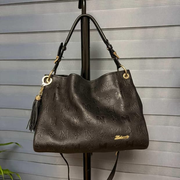 메트로시티 블랙 가죽 숄더백