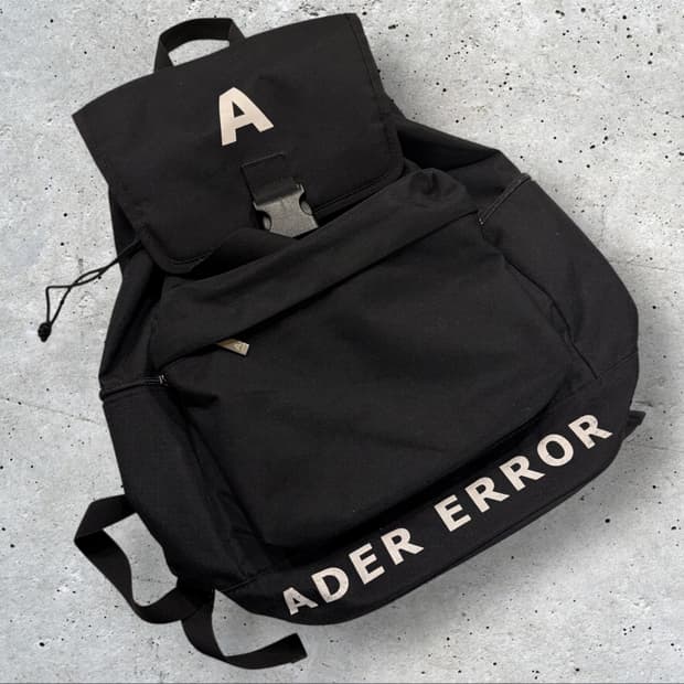 아더에러 오버사이즈 블랙 백팩