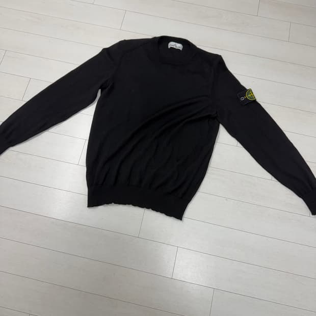 스톤아일랜드 니트 L 사이즈  상태 9.2/10  사진 찍고 절대 안입습