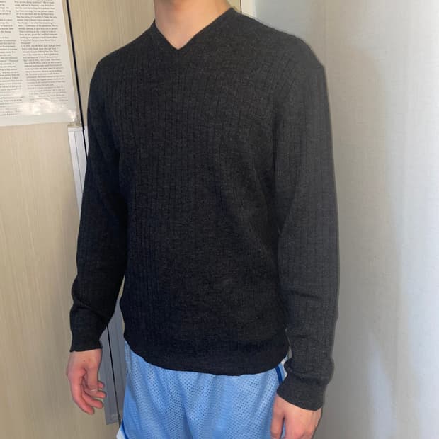 캘빈클라인 브이넥 니트(울100)