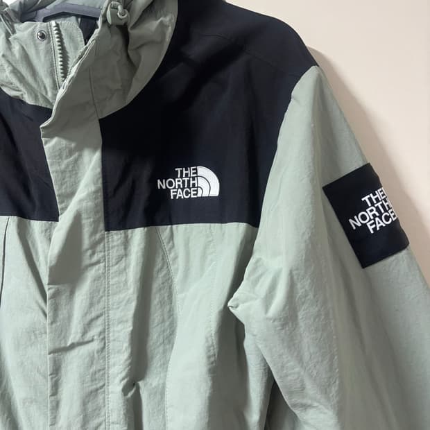 the North Face 노스페이스 바람막이 자켓 올리브