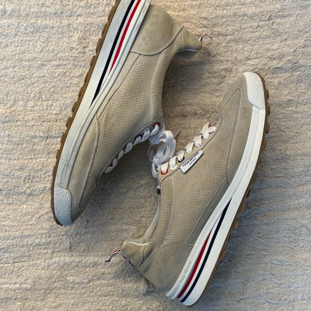 톰브라운 테크러너 스니커즈