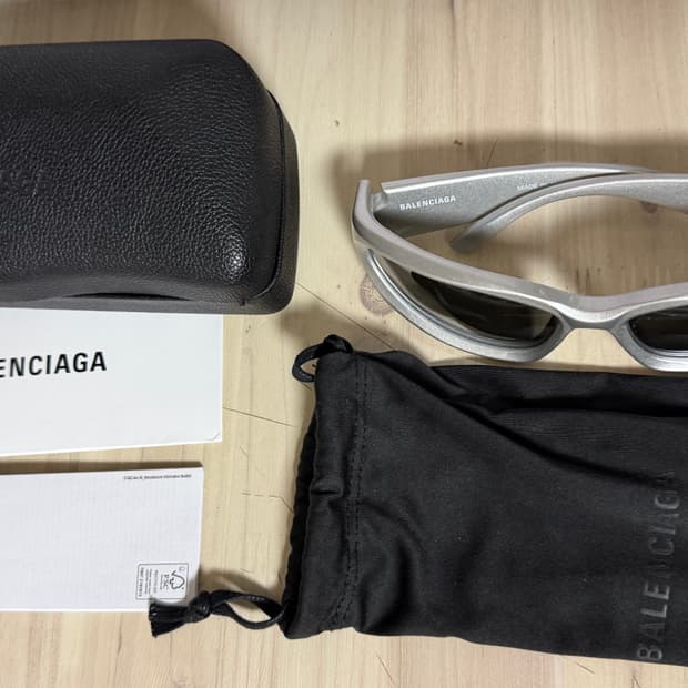 발렌시아가 오발 스위프트 선글라스