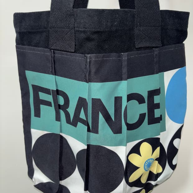 더뮤지엄비지터 숄더백