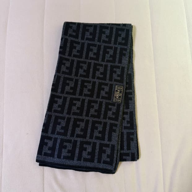 펜디 정품 FF 울 머플러 공용