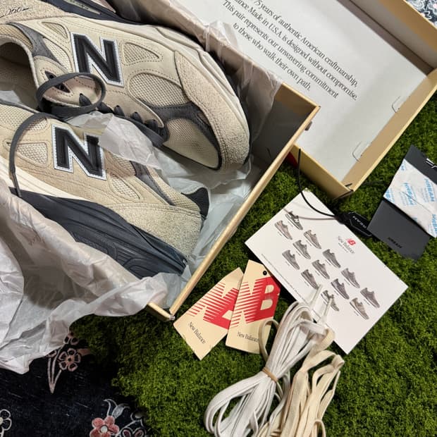 뉴발란스 990v3 USA 문빔 마카다미아