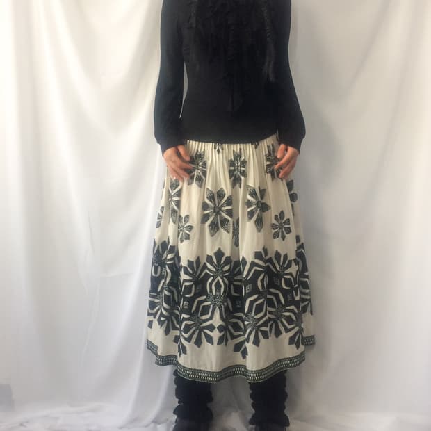 Ruffle high neck sleeve