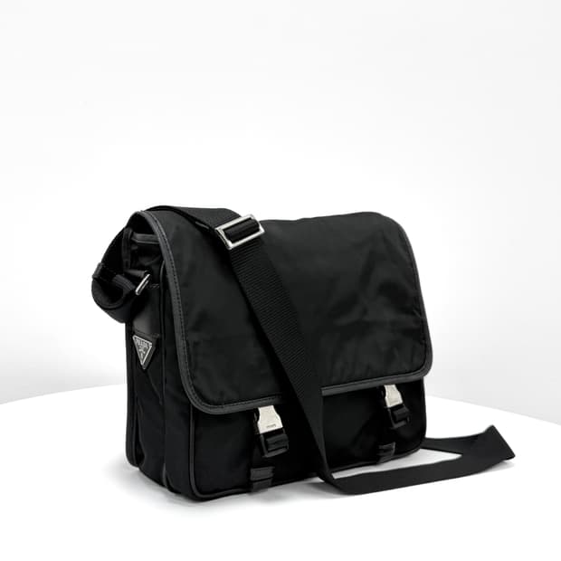 프라다 테수토 나일론 플랩 메신저백