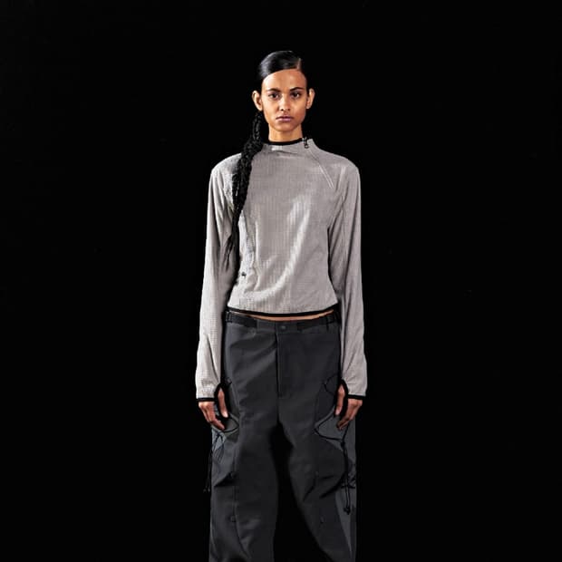 DIFFERENTIS.OK Quarter Zip Crop Top