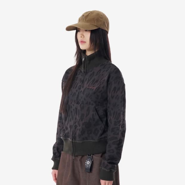 아캄 레오파드 로고 트랙 자켓 블랙